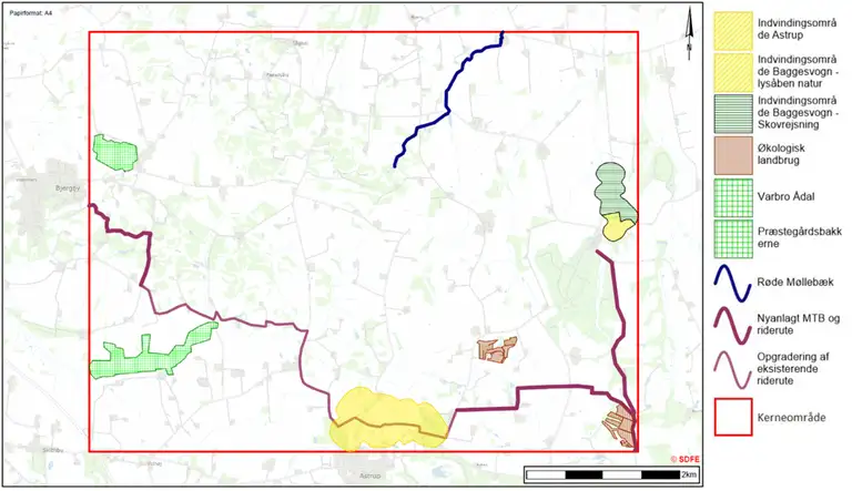 Kort over projektets kerneomr&aring;de. Af kortet kan der ses lokationen for to indvindingsomr&aring;der, hvoraf to tredjedele af det ene omr&aring;de ogs&aring; har skovrejsning. Dertil fremg&aring;r to &oslash;kologiske landbrug, to naturomr&aring;der, forl&oslash;bet af R&oslash;de M&oslash;lleb&aelig;k, og to ride- og moutainbikeruter