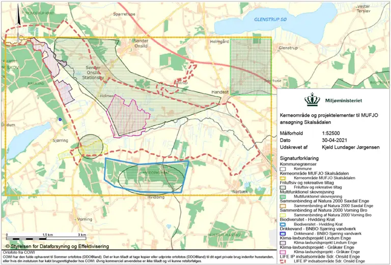 Kort der viser kerneomr&aring;det for projektet ved Skals&aring;dalen. Det fremg&aring;r at kortet at der indg&aring;r omr&aring;der med skovrejsning, biodiversitet, Natura2000, Drikkevandsbeskyttelse, Klima-lavbund og friluftslivstiltag.